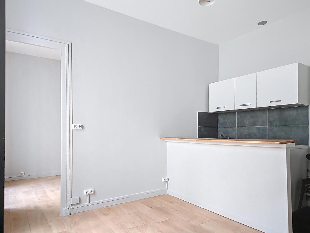 2 pièces Rez-de-Chaussée - Paris 11e - Photo 2