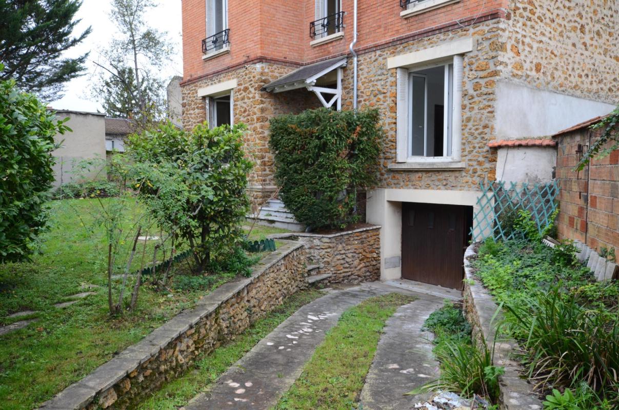 MAISON DE CARACTERE - LA VARENNE SAINT HILAIRE - Photo 3