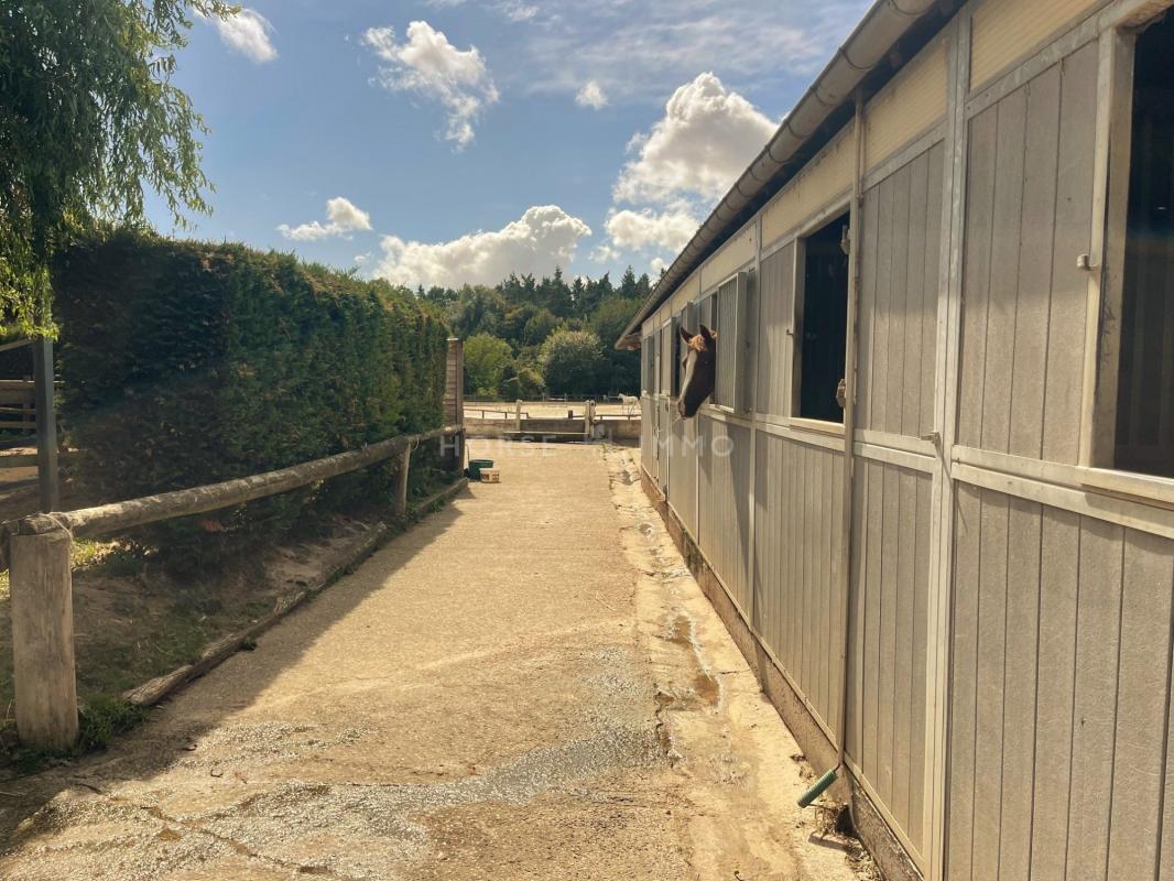 Centre Equestre à Houdan sur 12 hectares - Photo 4