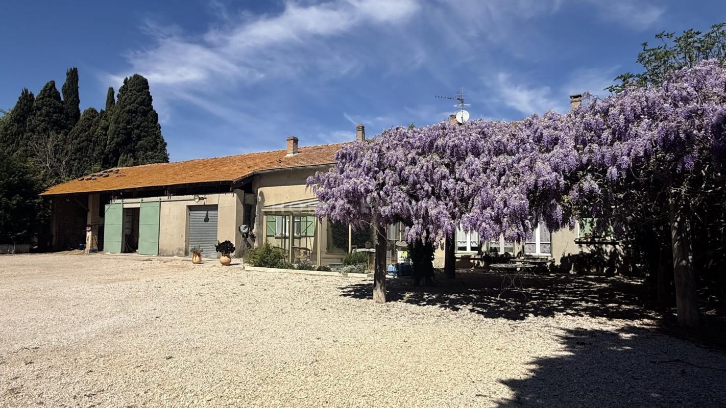 Maison à vendre, 6 pièces, 197 m², Eyguieres