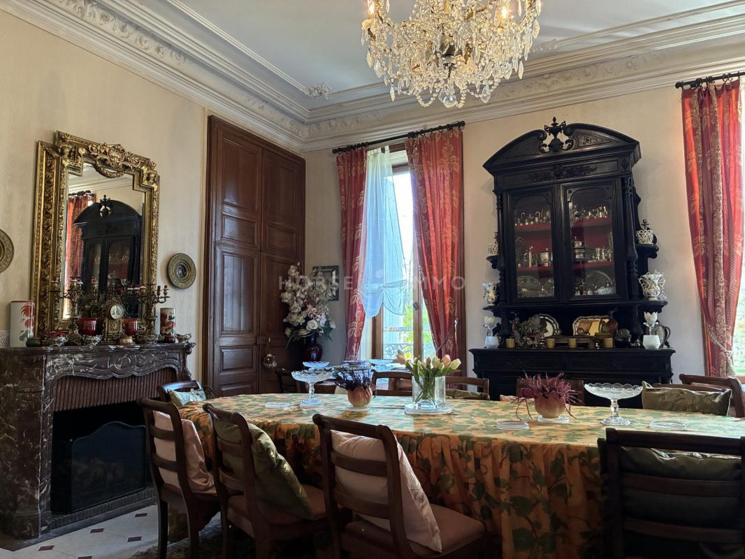 Domaine d'exception avec château XIX, gîtes et 13 hectares - Photo 3