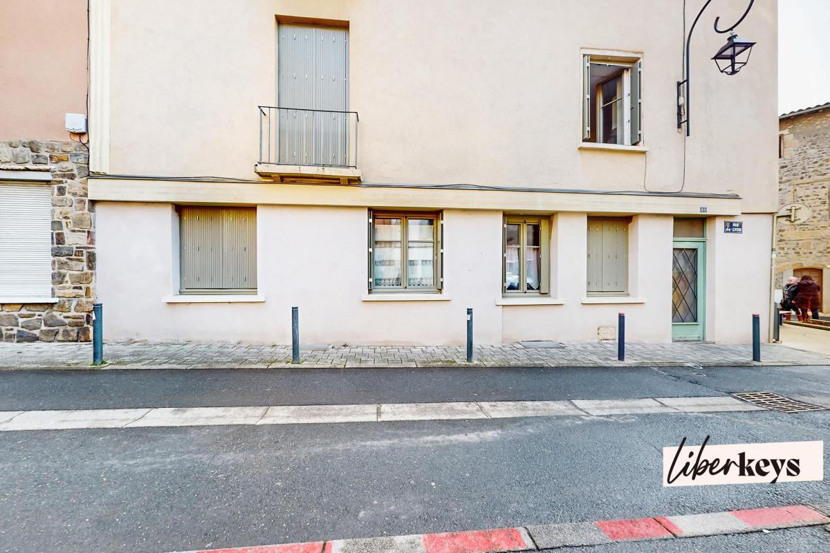 Maison de village rénovée au cœur de Saint Symphorien sur Coise
