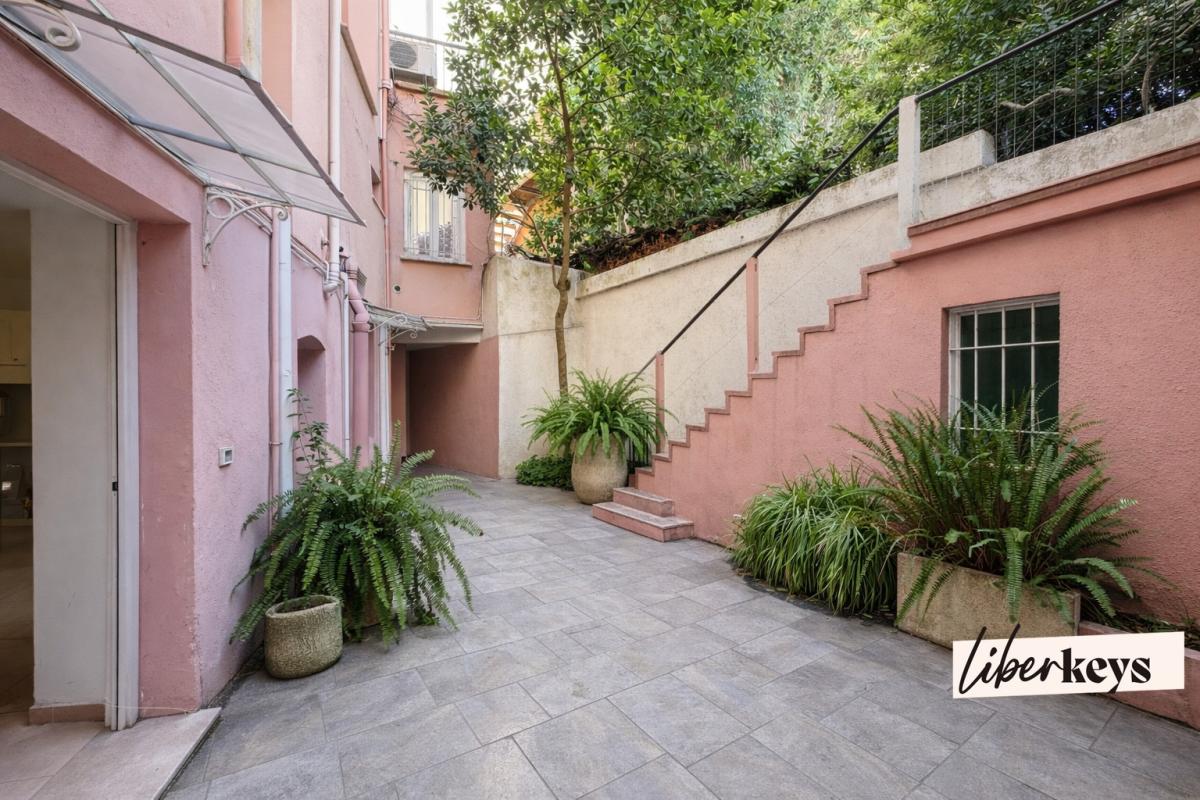 Appartement 60m2 au rez-de-chaussée d’une ancienne villa mentonnaise – avec jardin privatif 100 m²