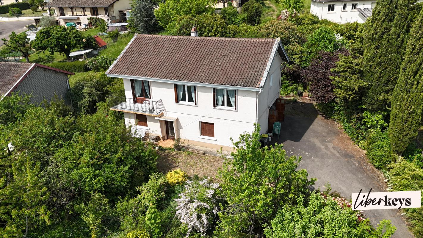 TOURNUS 71700 - MAISON 2 NIVEAUX - 69 M² PAR NIVEAU - GARAGE - TERRAIN ARBORÉ 1070 M²