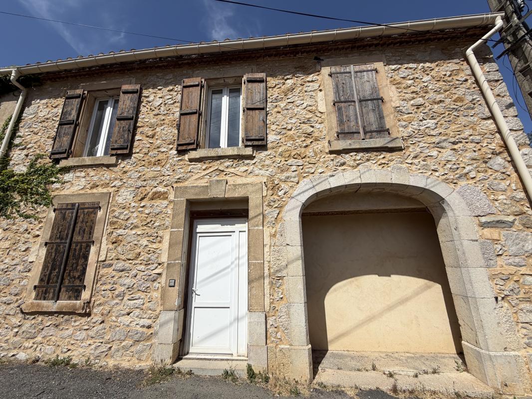 THEZAN-DES-CORBIERES : Appartement lumineux et traversant avec une superbe terrasse ensoleillée