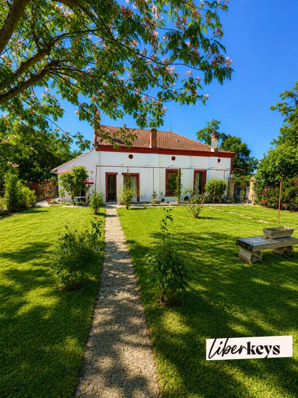 Maison familiale T5 de plain-pied rénovée avec garage et jardin