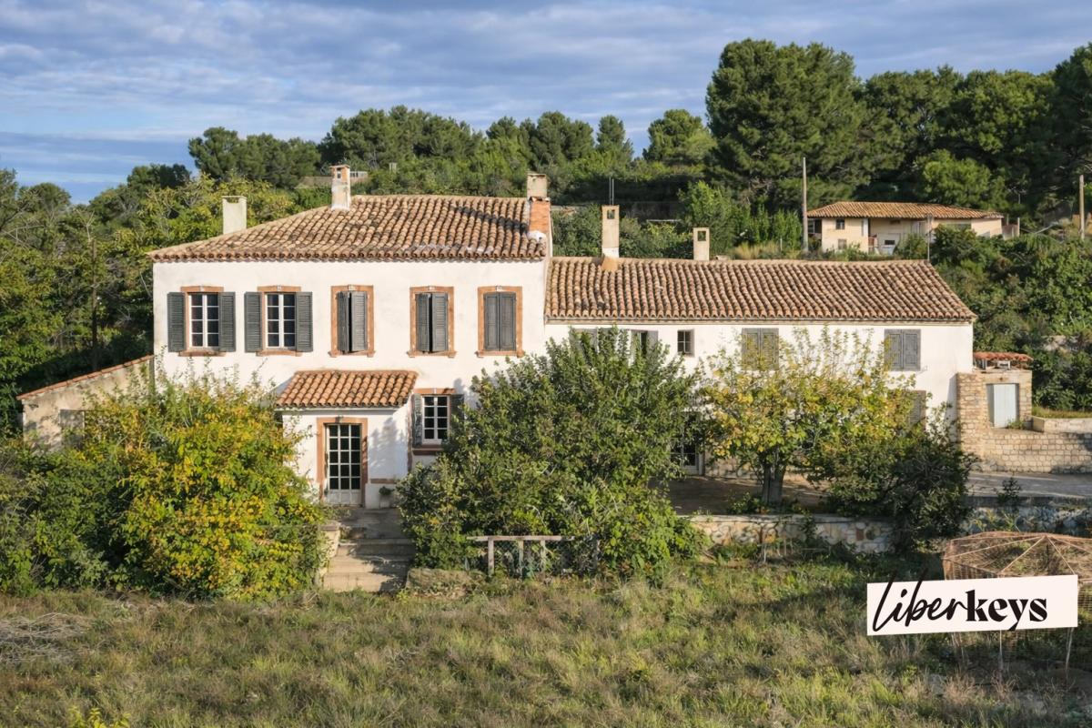 Domaine agricole d’exception – 40 hectares – Mas, villa, dépendances et exploitation oléicole