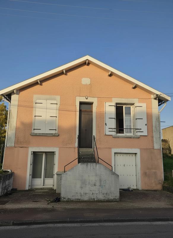 Immeuble de rapport à Saintes, 6 logements meublés, fort potentiel locatif