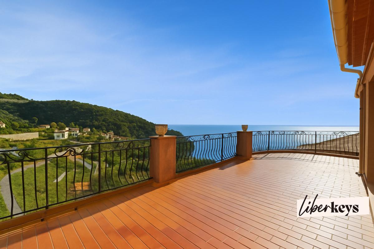 Èze – Vue mer panoramique, dernier étage de villa – 118 m² + 60 m² de terrasse