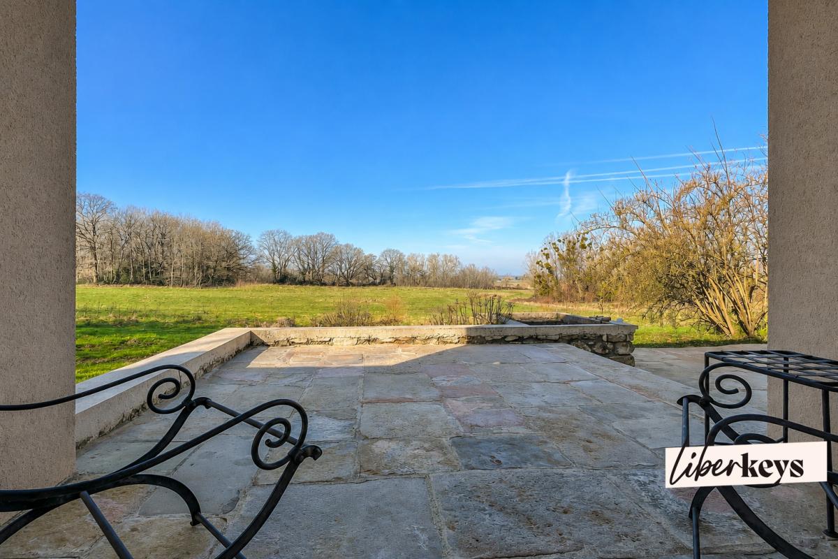 Maison d’exception 7 pièces - Maudétour-en-Vexin - 254 m² sur 2 357 m² de terrain