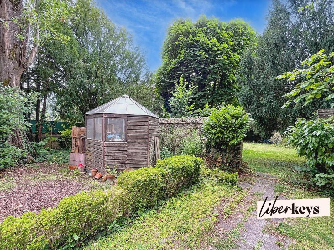 Rare à Verneuil-sur-Avre : demeure historique et jardin de 1 560 m²