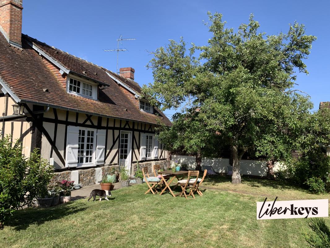 Ensemble de charme à colombages avec grange aménageable - Les Baux de Breteuil