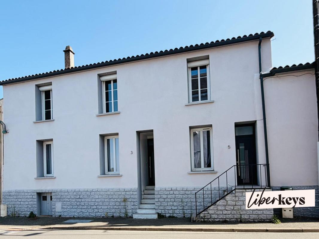 LA CHÂTAIGNERAIE – MAISON DE VILLE 269 M² AVEC STUDIO INDÉPENDANT : RÉSIDENCE FAMILIALE OU INVESTISSEMENT LOCATIF À FORT POTENTIEL
