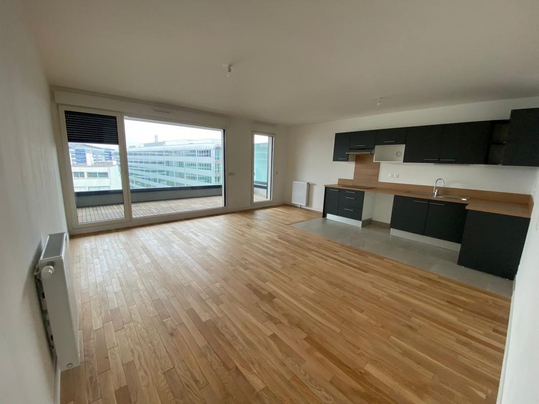 Magnifique 4 pièces de 81,7 m² avec balcon de 11m² - À louer - 4 pièces, 81.7m² à COLOMBES