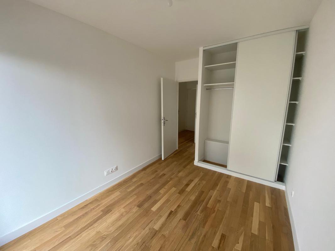 Beau 4 pièces de 84,3m² avec terrasse de 26,70m² - Miniature 7