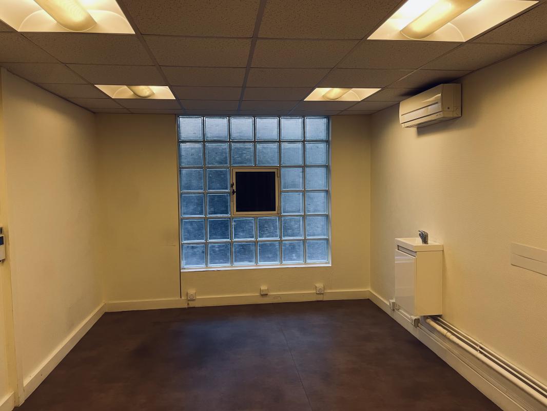 À LOUER – Local professionnel de 18 m2 dans un centre médical à Pantin (93500), photo 1 sur 13