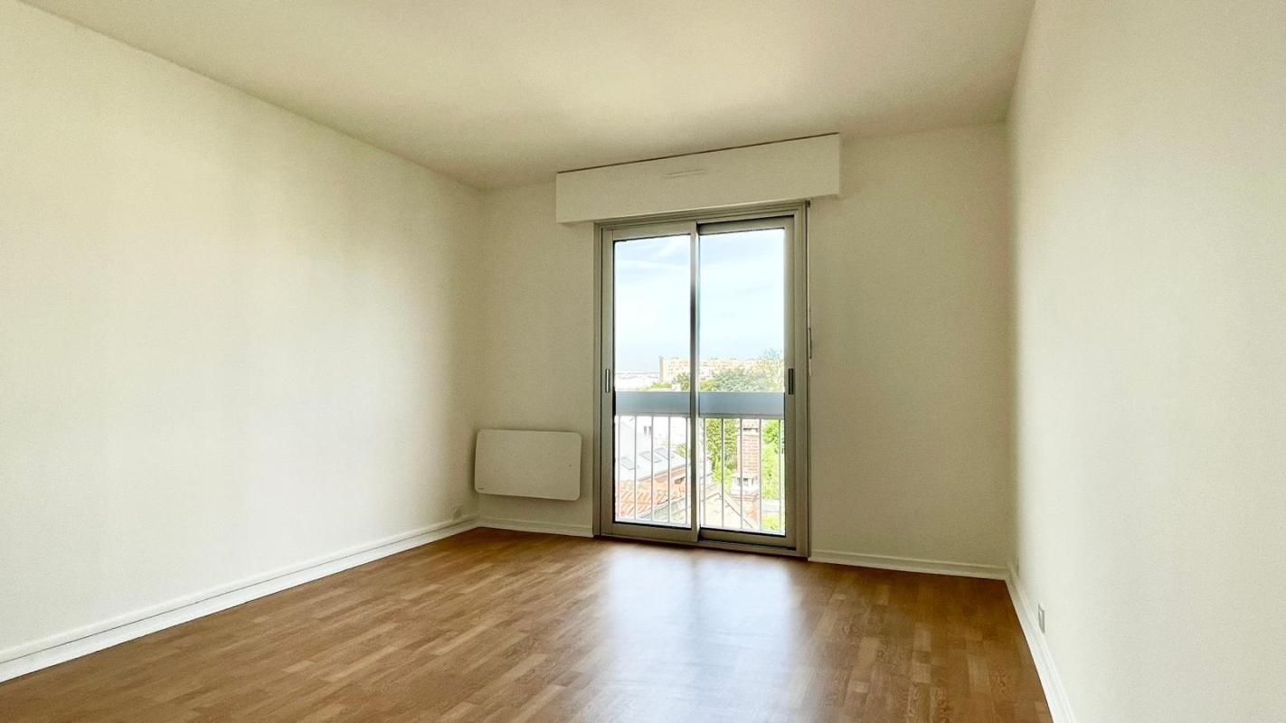 Superbe T3 lumineux avec balcon - Miniature 5