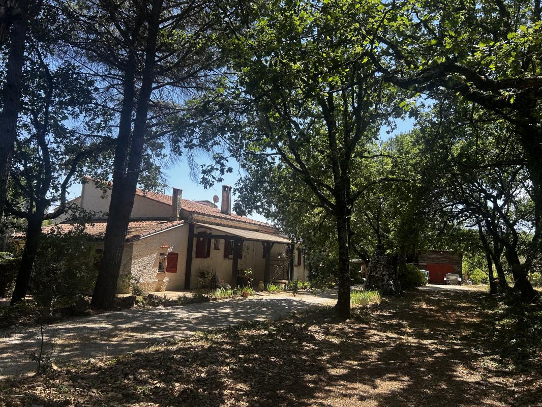 Secteur privilégié, vente villa sur 6123 m² de terrain, 5 pièces, 115 m² à Saint-Maximin-la-Sainte-Baume