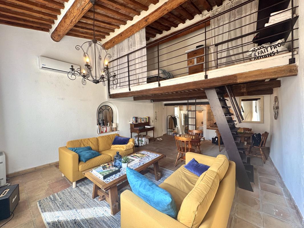 A vendre Aix en Provence , 56 m² charme de l'ancien en parfait état, 2 pièces, 56 m² à Aix-en-Provence