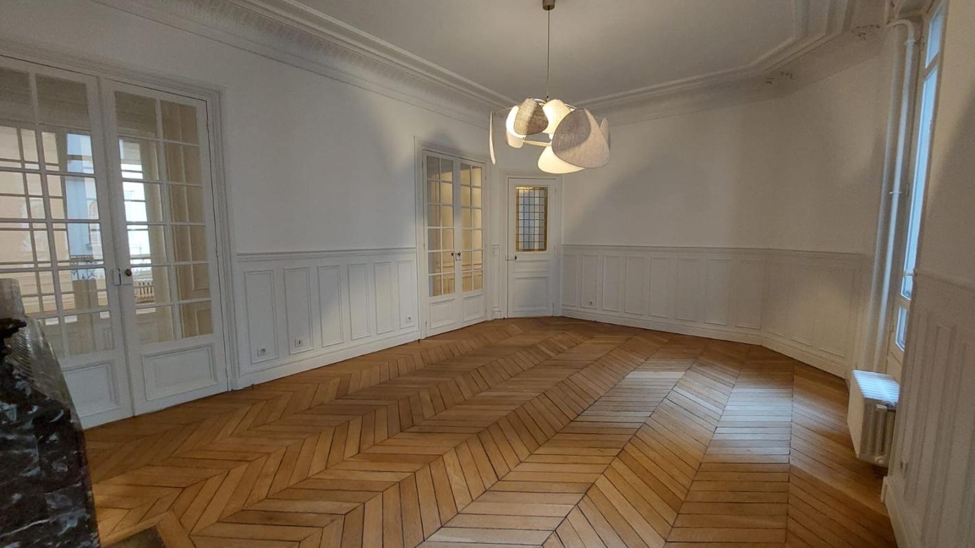 SUBLIME APPARTEMENT 7 PIECES DE 200 m² - Miniature 3