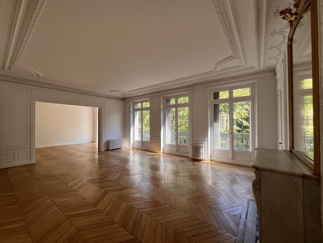 SUPERBE T5 DE 204m² au 2ème étage - BAIL CODE CIVIL - Miniature 2