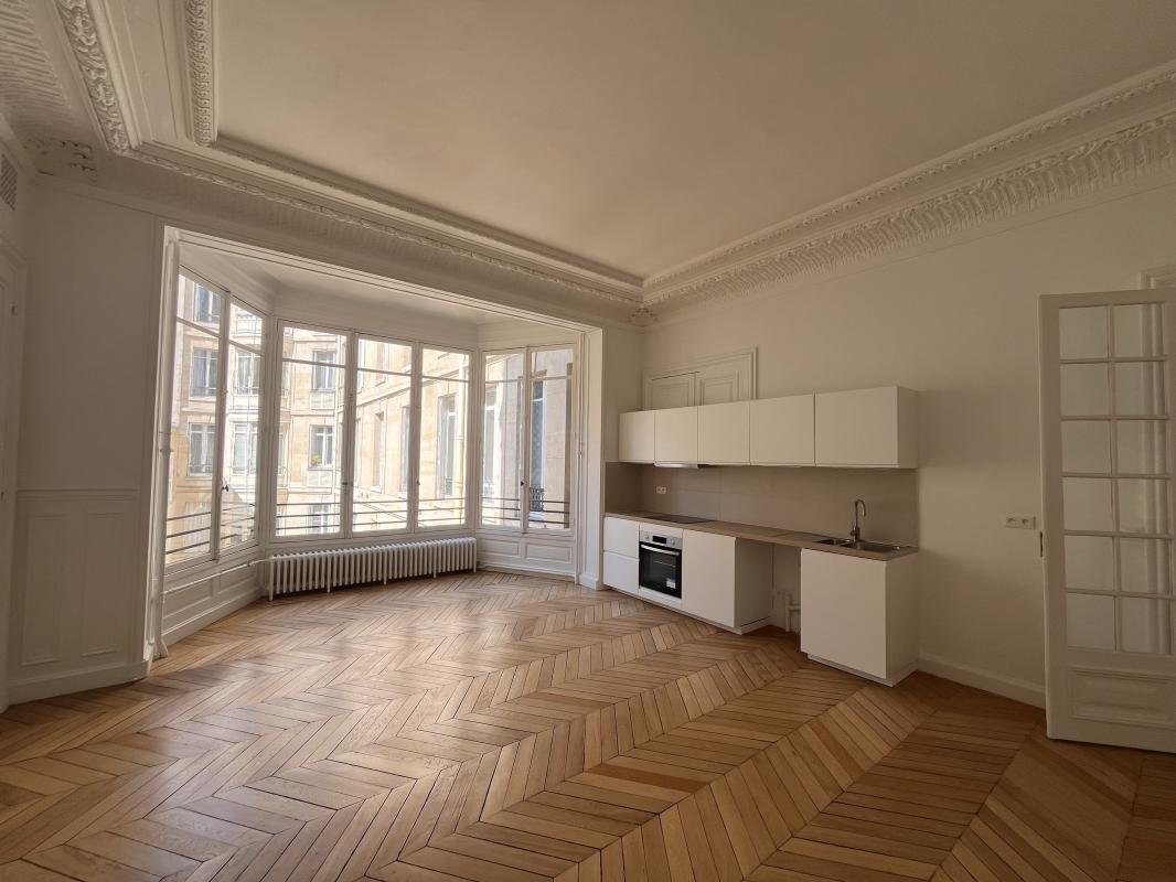 SUPERBE T5 DE 204m² au 2ème étage - BAIL CODE CIVIL - Miniature 4