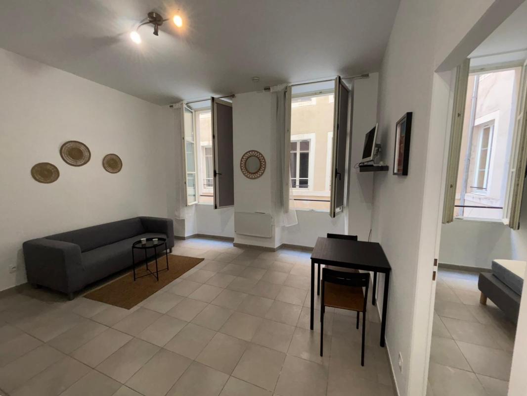 APPARTEMENT TYPE 2 MEUBLE DAMES-REPUBLIQUE - Miniature 2