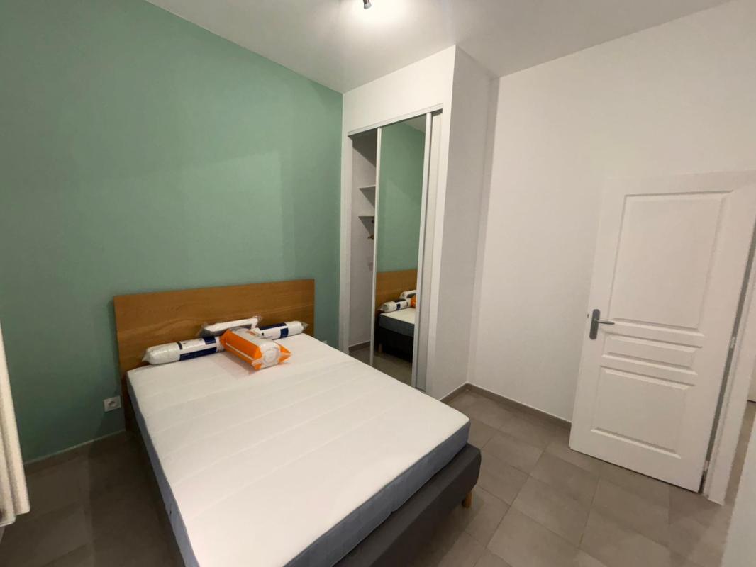 APPARTEMENT TYPE 2 MEUBLE DAMES-REPUBLIQUE - Miniature 3