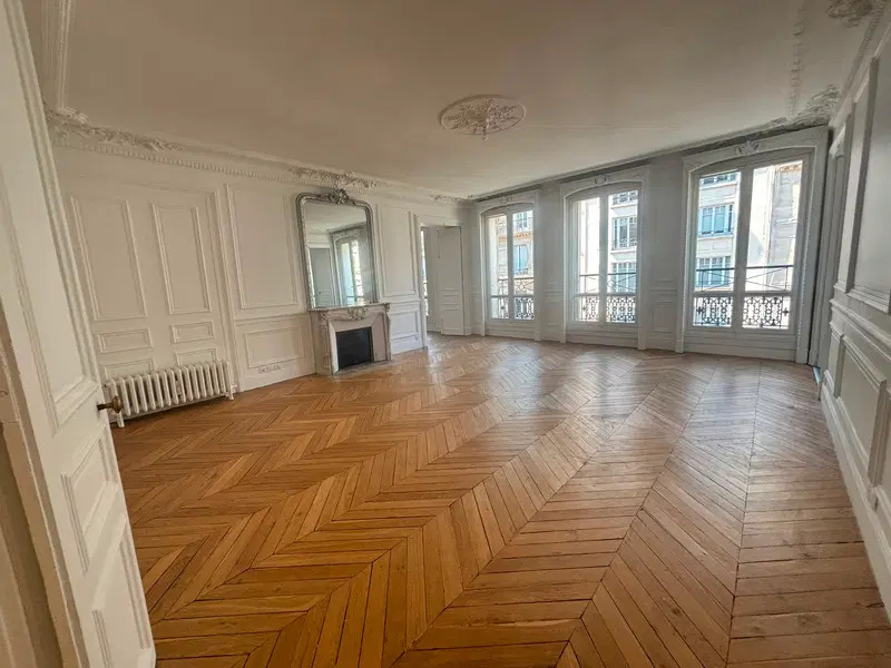 SUPERBE T4 de 128m RENOVE - MIROMESNIL - À louer - 4 pièces, 128.3m² à PARIS