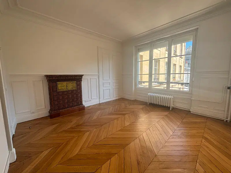 SUPERBE T4 de 128m RENOVE - MIROMESNIL - Miniature 4
