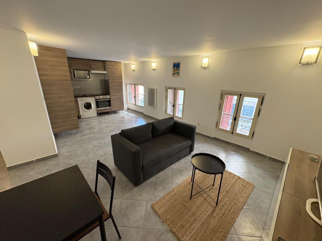 T2 MEUBLE 1ER ETAGE JOLIETTE - Miniature 2
