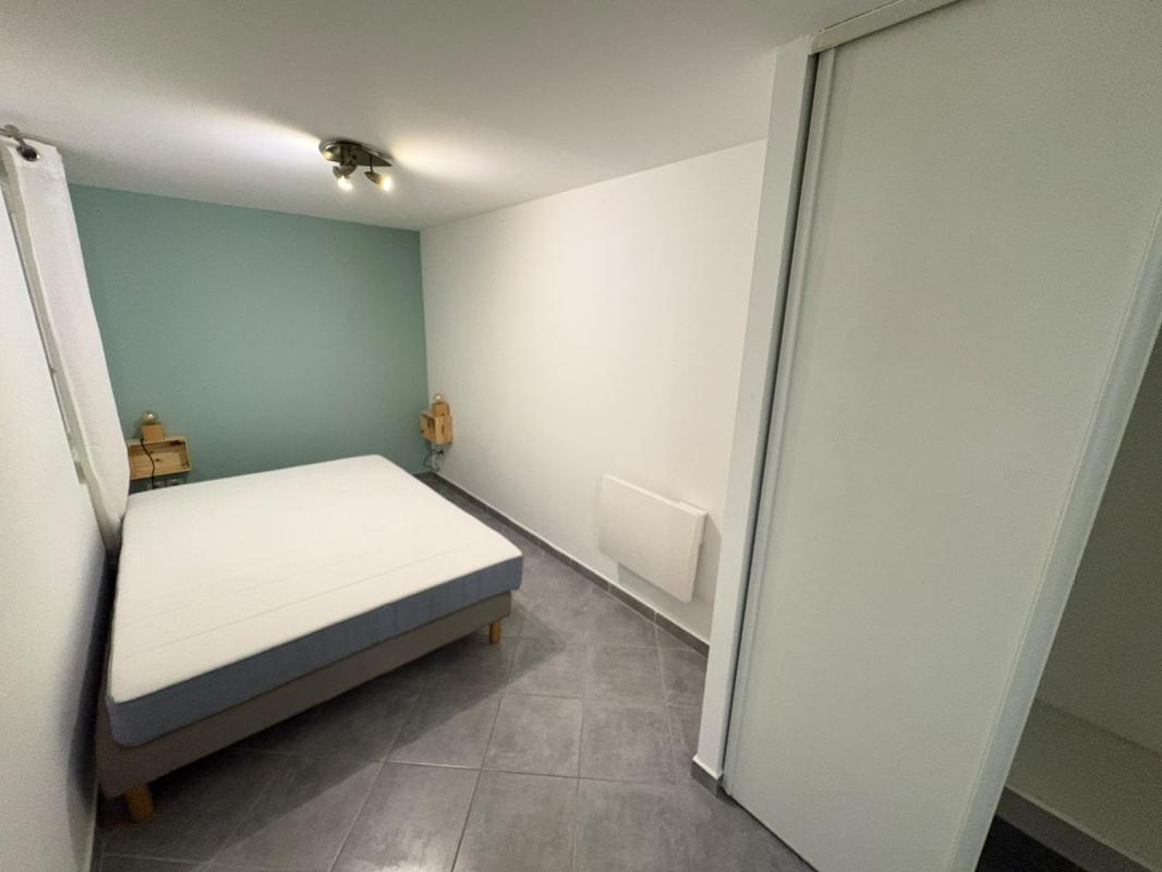 T2 MEUBLE 1ER ETAGE JOLIETTE - Miniature 4