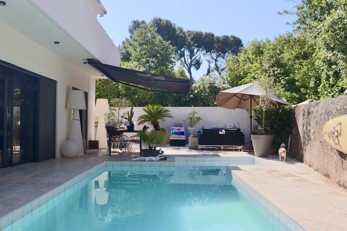Villa contemporaine avec piscine, 6 pièces, 140 m² à Marseille 9e