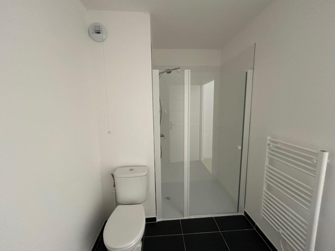 Spacieux T4 de 98m² avec une terrasse de 17m² - Miniature 10