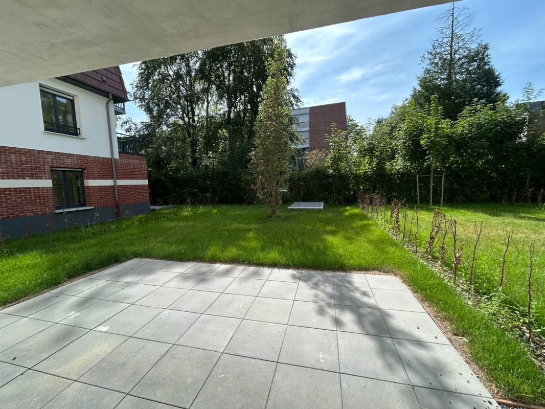 Spacieux T4 de 98m² avec une terrasse de 17m² - Miniature 3