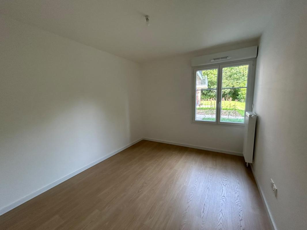 Spacieux T4 de 98m² avec une terrasse de 17m² - Miniature 6