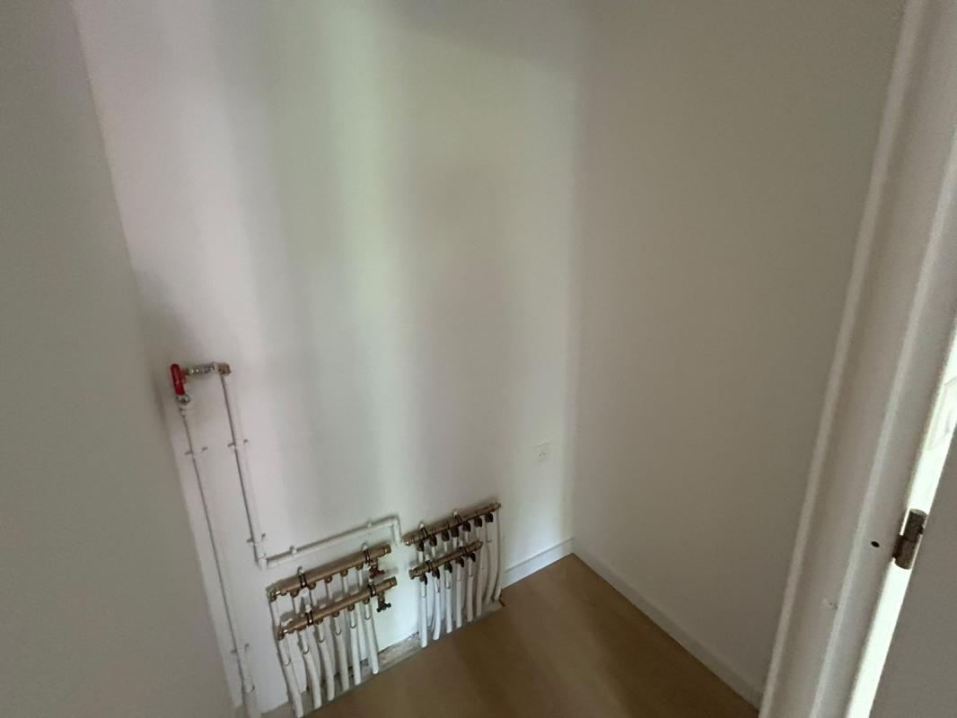 Spacieux T4 de 98m² avec une terrasse de 17m² - Miniature 7