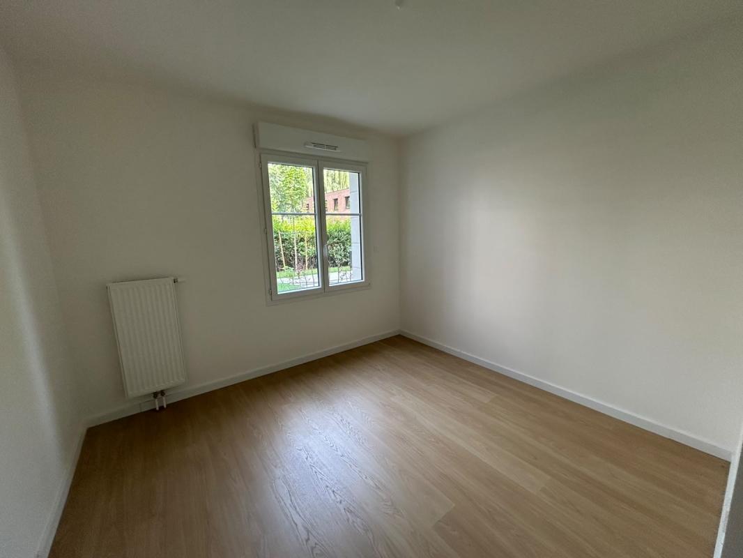 Spacieux T4 de 98m² avec une terrasse de 17m² - Miniature 8