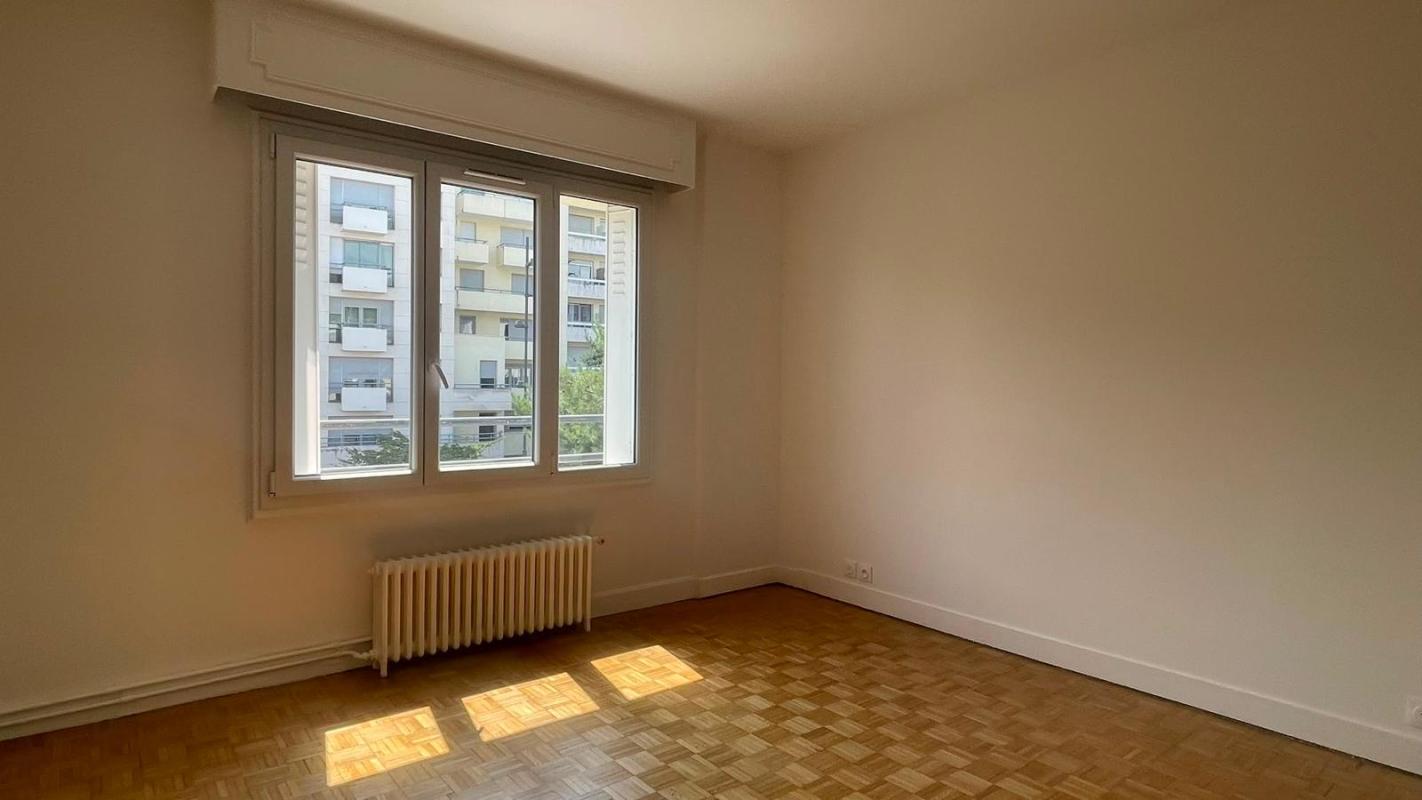 Superbe T3 de 69m² - Miniature 5