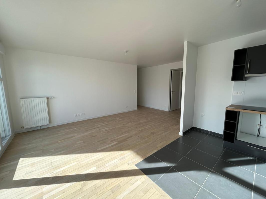 BEAU T3 DE 65M² AVEC BALCON + PARKING ( non meublé) - Miniature 3