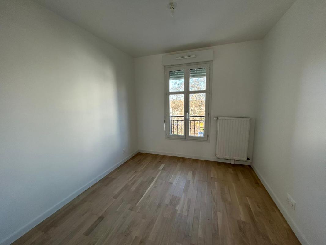 BEAU T3 DE 65M² AVEC BALCON + PARKING ( non meublé) - Miniature 5
