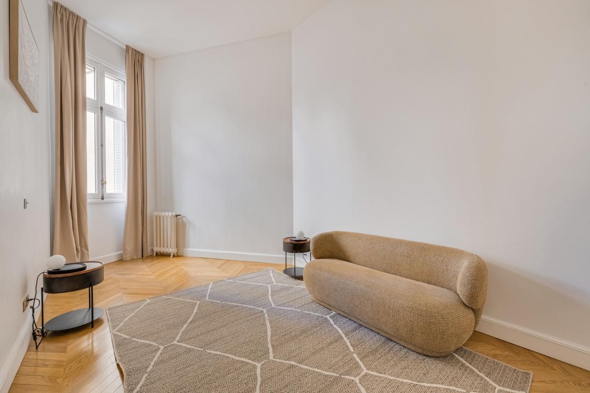 SUPERBE APPARTEMENT MEUBLE DE 230 m² - BAIL CIVIL - Miniature 10
