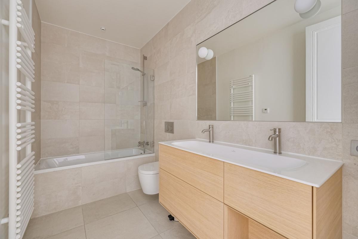 SUPERBE APPARTEMENT MEUBLE DE 230 m² - BAIL CIVIL - Miniature 12
