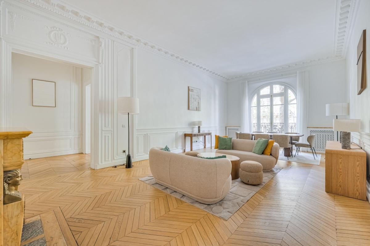 SUPERBE APPARTEMENT MEUBLE DE 230 m² - BAIL CIVIL - Miniature 2