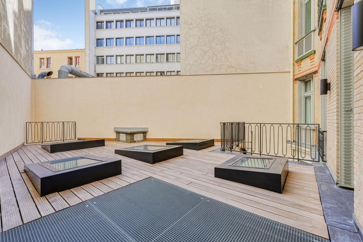 SUPERBE APPARTEMENT MEUBLE DE 230 m² - BAIL CIVIL - Miniature 8