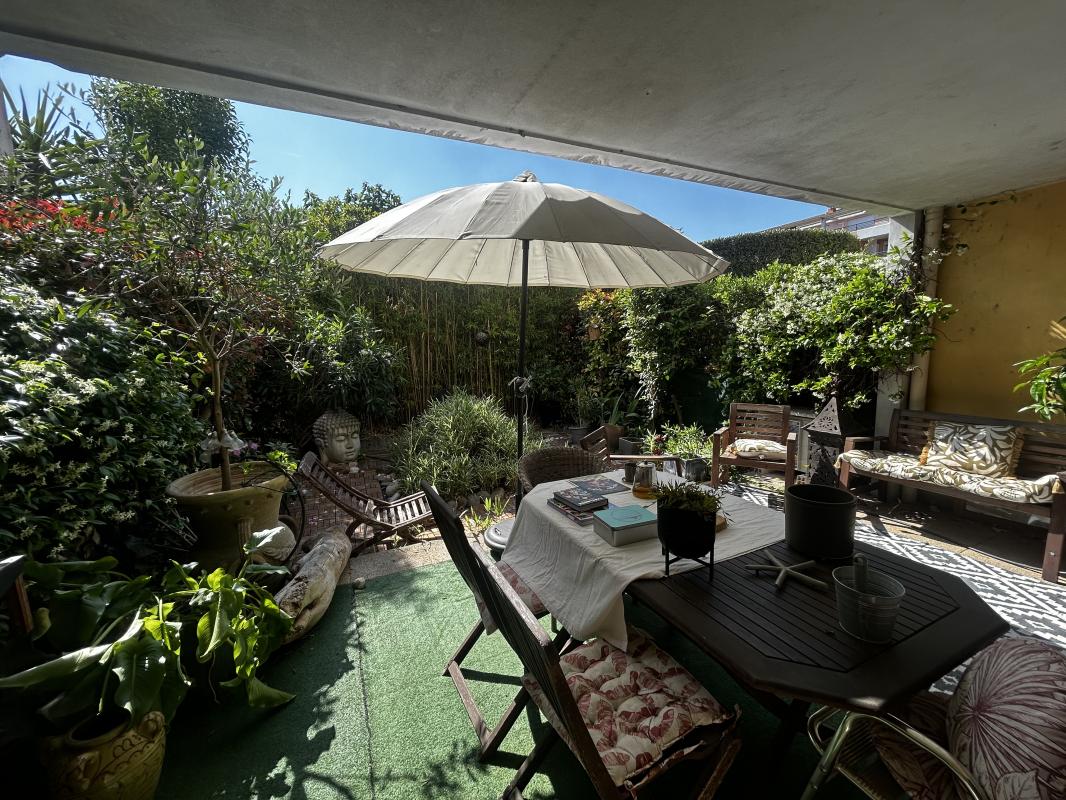 CHATEAU GOMBERT T3 RDJ sans vis à vis au calme et traversant, 3 pièces, 70 m² à Marseille 13e