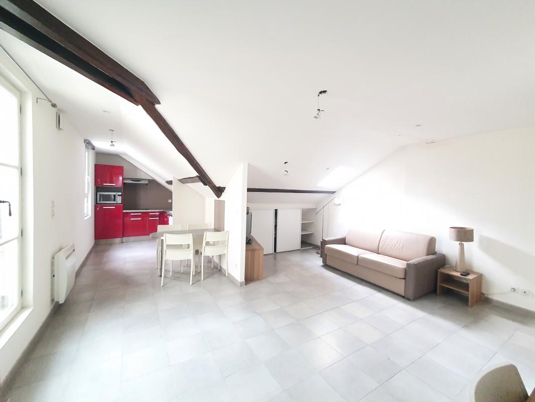 GRAND STUDIO RENOVE COTE JOLIETTE - À louer - 1 pièces, 37.5m² à MARSEILLE 2 AR