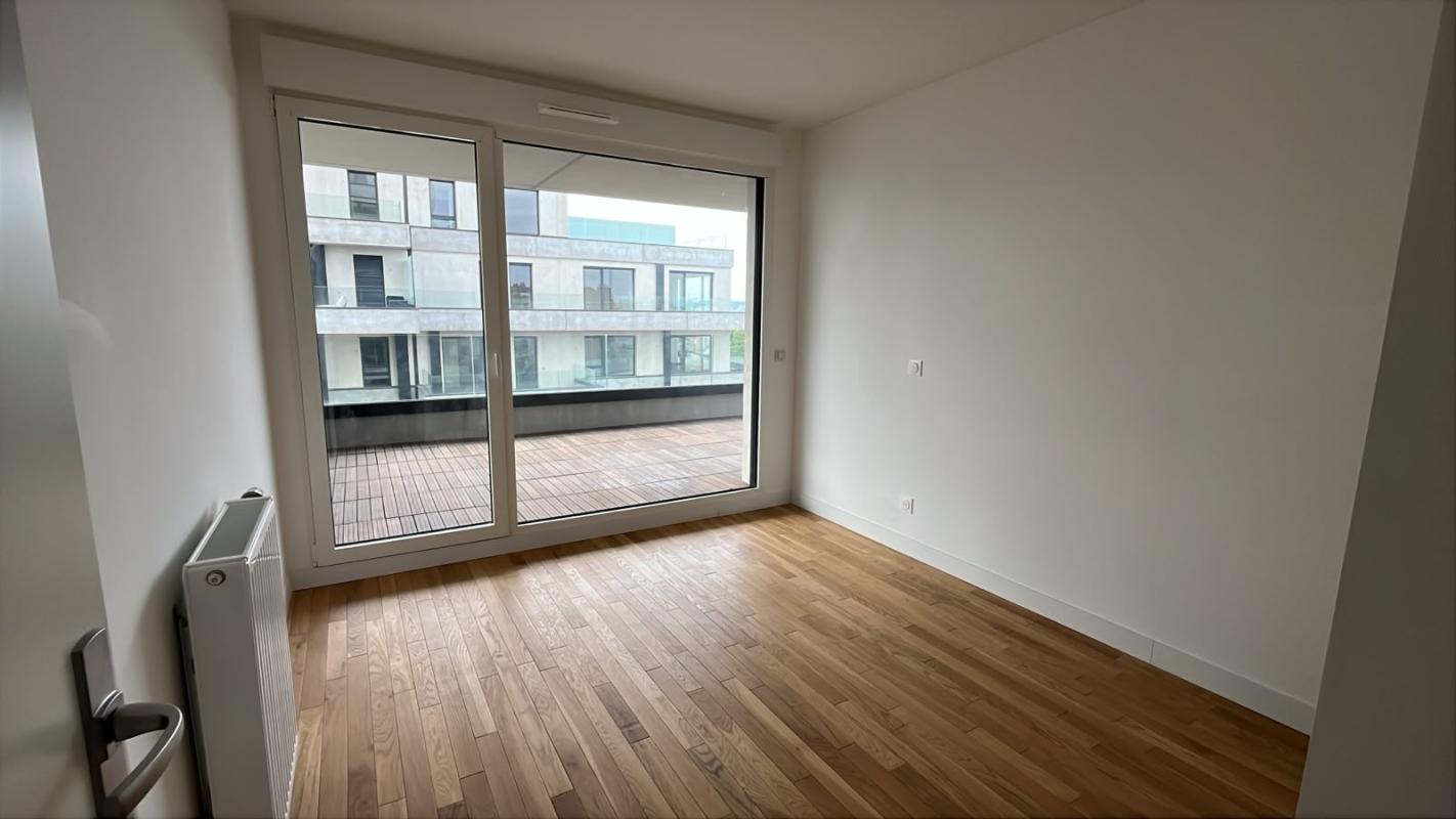 Superbe T3 au 5ème étage avec balcon - Miniature 5