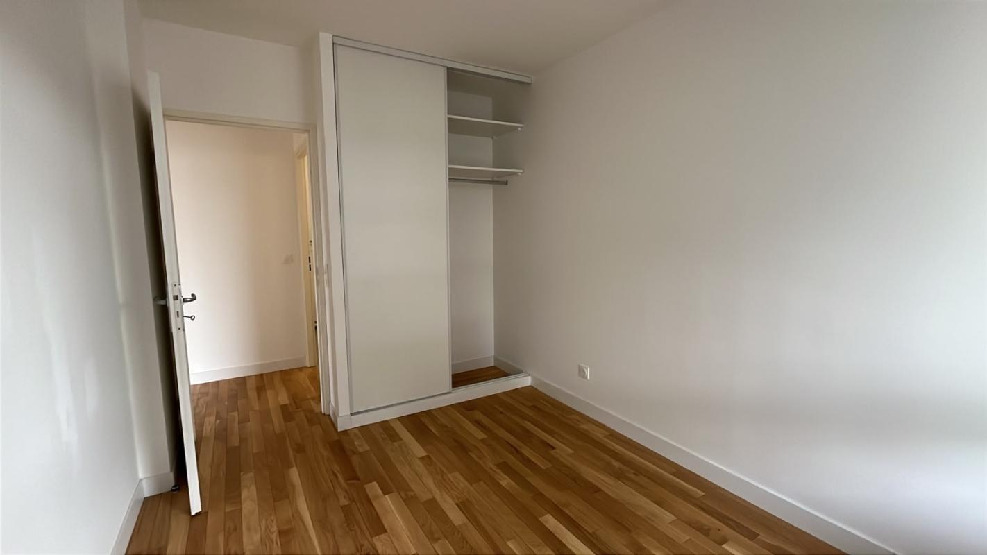 Superbe T3 au 5ème étage avec balcon - Miniature 6