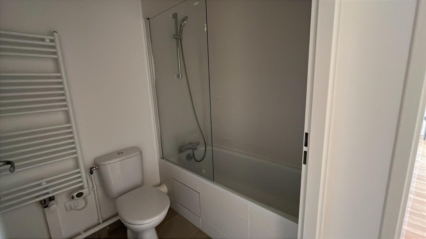 Grand T3 de 63m² avec balcon - Miniature 8